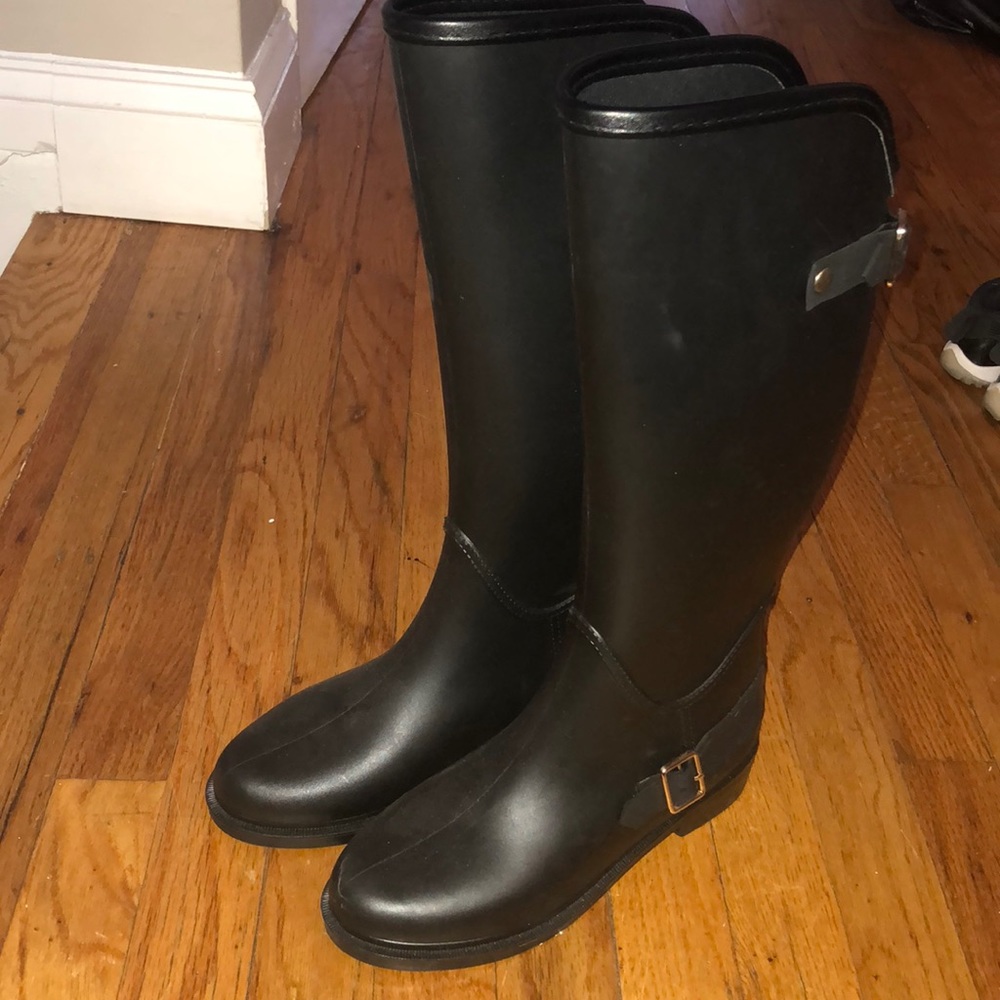 Rainboots (like new)